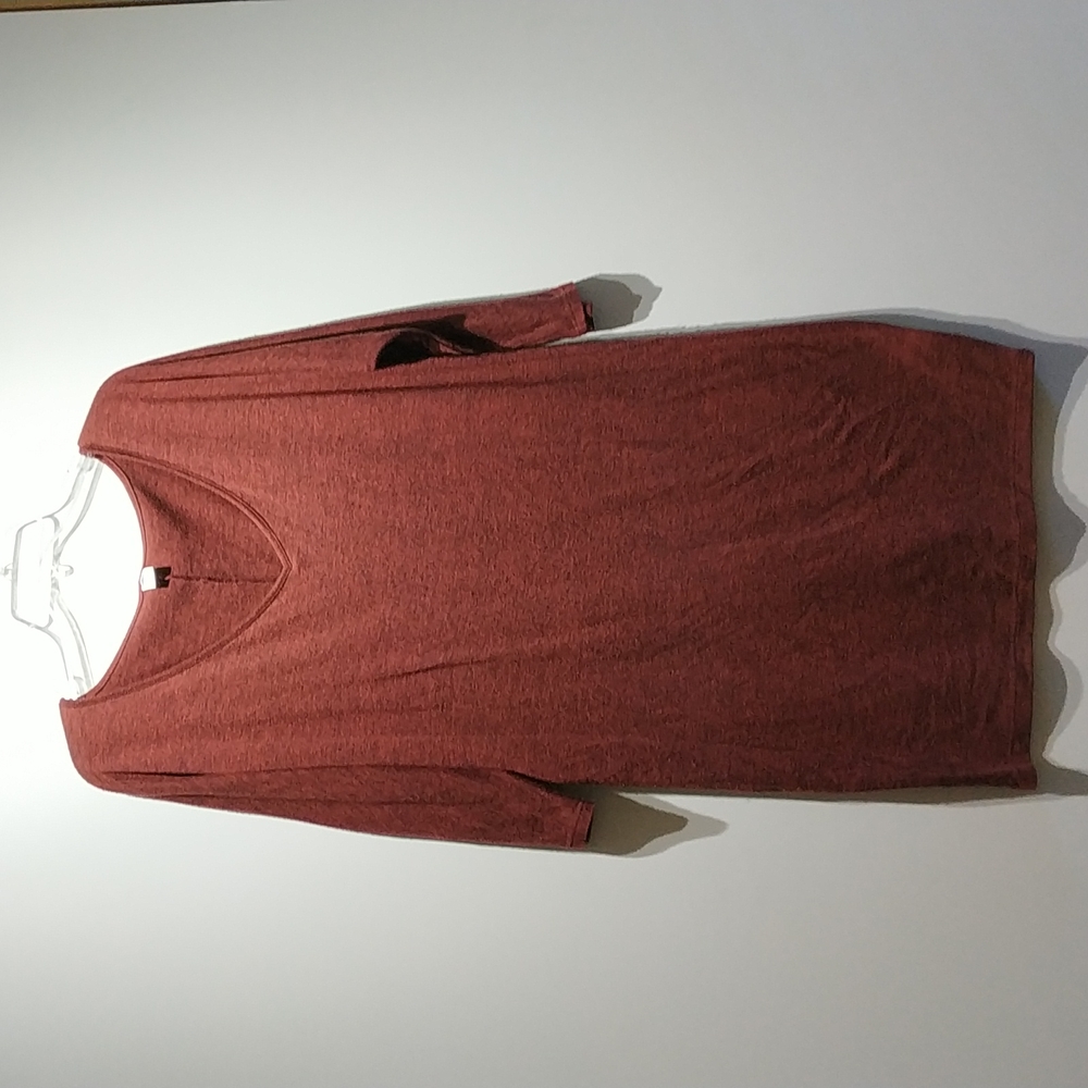 Gap burgundy mid sleeve V neck dress size M